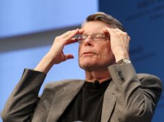 Stephen King chama Laura Loomer por causa do choro do bebê Stephen King chama Laura Loomer por causa do choro do bebê