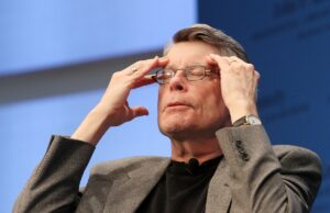 Stephen King chama Laura Loomer por causa do choro do bebê Stephen King chama Laura Loomer por causa do choro do bebê