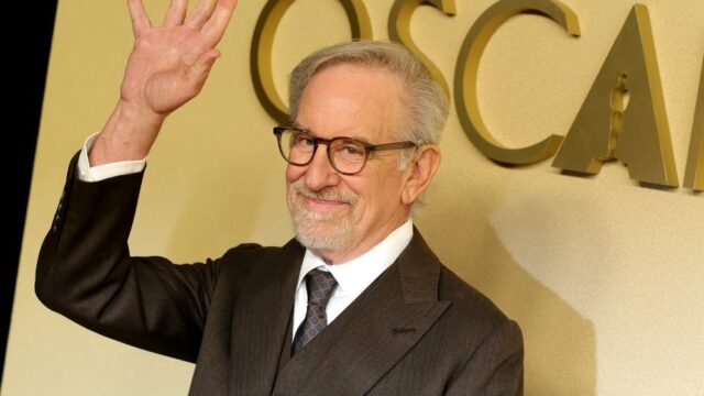 Steven Spielberg diz que está desenvolvendo um filme de faroeste 'de arrasar' e ficou entusiasmado quando Obama disse que os alienígenas são reais: 'Isso é tão bom para o “Dia da Divulgação”'
