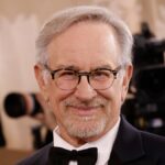 Steven Spielberg diz que os comentários alienígenas de Barack Obama são ótimos para o Dia da Divulgação
