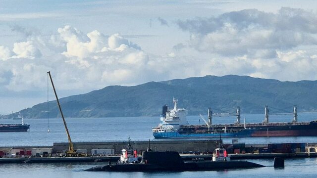 Submarino nuclear do Reino Unido implantado no Mar da Arábia Submarino nuclear do Reino Unido implantado no Mar da Arábia antes que o Irã atinja uma base importante dos EUA e do Reino Unido: relatórios