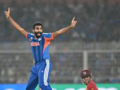 Sunil Gavaskar: Jasprit Bumrah deve lançar pelo menos dois saldos no PowerPlay contra a Inglaterra Sunil Gavaskar: Jasprit Bumrah deve lançar pelo menos dois saldos no PowerPlay contra a Inglaterra