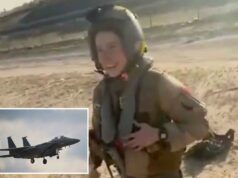 Suposto vídeo parece mostrar kuwaitianos agradecendo ao piloto americano abatido por lutar contra o Irã Um piloto norte-americano sorridente, de uniforme e capacete, está em uma área arenosa e desértica, com estruturas industriais ao fundo.
