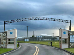 Suprema Corte da Flórida suspende execução de policial condenado por estuprar e assassinar uma menina Yahoo news home