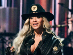 Suprema Corte lança veredicto de direitos autorais de US$ 1 bilhão do júri na batalha das gravadoras por downloads ilegais na Internet Suprema Corte lança veredicto de direitos autorais de US$ 1 bilhão do júri na batalha das gravadoras por downloads ilegais na Internet