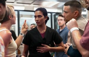 Supriya Ganesh, estrela de ‘The Pitt’, revela episódio desafiador de ataque de pânico e aquela conversa ‘profundamente humilhante’ com Robby Supriya Ganesh, estrela de 'The Pitt', revela episódio desafiador de ataque de pânico e aquela conversa 'profundamente humilhante' com Robby