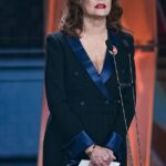 Susan Sarandon está se manifestando sobre sua suposta inclusão na lista negra de Hollywood por causa dos comentários pró-palestinos que ela fez em meio aos contínuos ataques de Israel a Gaza; fotografado sábado em Barcelona no 40º Prêmio Goya