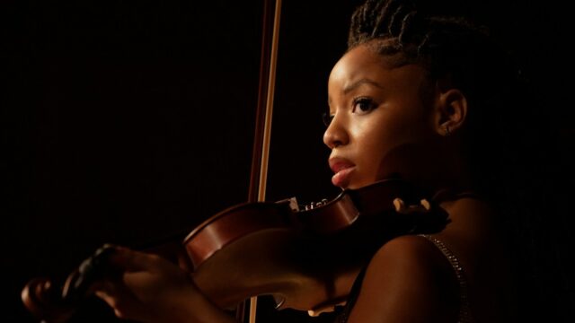 Suspense psicológico de Malcolm D. Lee, 'Strung', estrelado por Chloe Suspense psicológico de Malcolm D. Lee, 'Strung', estrelado por Chloe Bailey, para abrir a edição de 30 anos do American Black Film Festival (EXCLUSIVO)