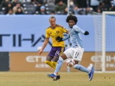 Talles Magno está mais otimista sobre a segunda passagem pelo NYCFC – e já mostrou potencial durante a vitória na estreia em casa O atacante do New York City FC, Talles Magno (11), tenta controlar a bola enquanto o meio-campista do Orlando City, Griffin Dorsey (24), defende.