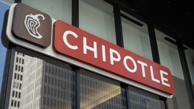 Tem tinta? Chipotle está dando comida de graça aos fãs tatuados hoje – como reivindicar
