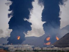 Teme-se que o petróleo atinja os 200 dólares por barril, enquanto o Irão tem como alvo a Arábia Saudita e o Qatar, enquanto Teerão trava uma “guerra económica em grande escala” contra o Ocidente Nuvens de fumaça e fogo aumentam depois que destroços de um drone iraniano interceptado atingiram uma instalação petrolífera em Fujairah, nos Emirados Árabes Unidos, na semana passada.