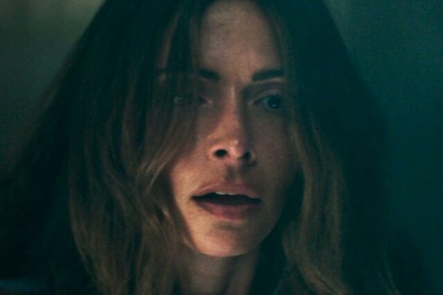 Temporada 2, episódio 7 de 'Paradise': Sarah Shahi e Nicole Brydon Bloom descompactam o banho fumegante de Gabriela e Jane
