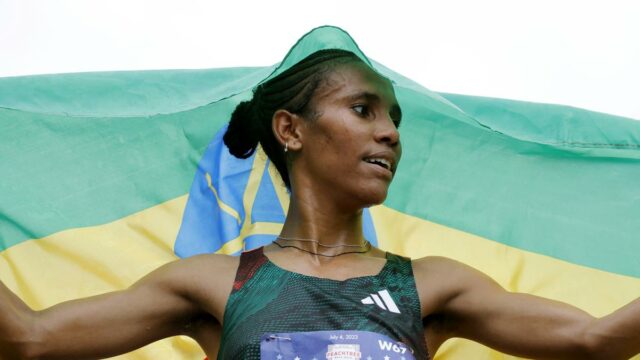Tesfay estabelece o segundo tempo mais rápido da maratona feminina em Barcelona

