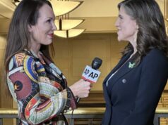 The Associated Press, com longos laços para imprimir, aumenta programas de vídeo transmitidos ao vivo The Associated Press, com longos laços para imprimir, aumenta programas de vídeo transmitidos ao vivo