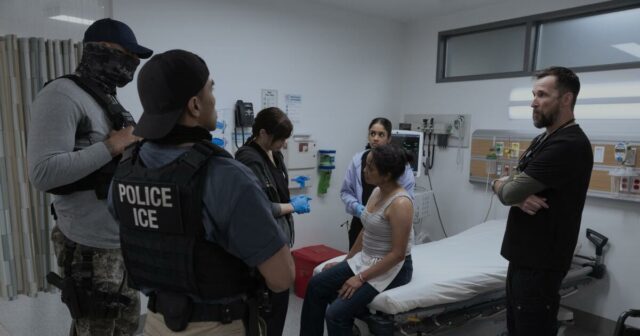 'The Pitt' mostra o ICE em uma sala de emergência. Veja como isso acontece na vida real
