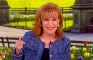 ‘The View’: Joy Behar revela a microexpressão de Trump no Double Entender de Hegseth | Vídeo Sunny Hostin em