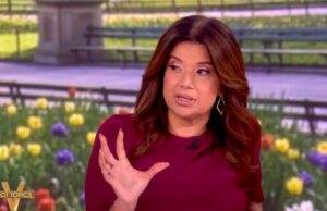 ‘The View’ apresenta celebração ‘irritante’ de Shred Trump pela morte de Robert Mueller: ‘É quando ele atinge o fundo do poço’ | Vídeo 'The View' apresenta celebração 'irritante' de Shred Trump pela morte de Robert Mueller: 'É quando ele atinge o fundo do poço' | Vídeo
