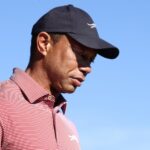 Tiger Woods diz que está ‘se afastando para procurar tratamento’ após acidente de carro e DUI