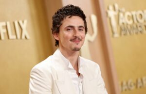Timothee Chalamet disse que o balé e a ópera estavam ‘morrendo’ anos antes do drama recente GettyImages-2213946777 Comentários de 'nível superior' de Timothee Chalamet geram reações mistas dos fãs