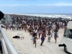 Tiros em uma praia lotada da Flórida fazem com que os banhistas se dispersem enquanto a violência irrompe durante as férias de primavera Milhares de banhistas fogem da areia em Daytona Beach, Flórida.