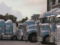 Todas as famílias sofrerão se a indústria “central” ceder aos crescentes custos dos combustíveis Residente da SMH Aberdeen, Chris Gibbs, serviços de terraplenagem da AOM abastecendo seu caminhão com óleo diesel no posto Metro Petrol em Aberdeen. história sobre os preços dos combustíveis.