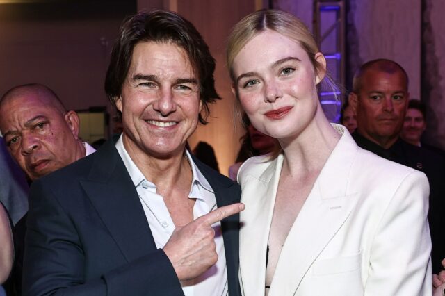 Tom Cruise e Elle Fanning são amigos no Saturn Awards e mais fotos de estrelas
