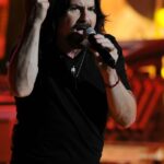 Tommy DeCarlo, fã de Boston que se tornou vocalista da banda, morre aos 60 anos