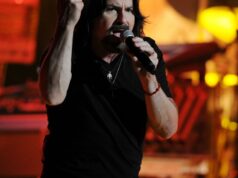 Tommy DeCarlo, fã de Boston que se tornou vocalista da banda, morre aos 60 anos Tommy DeCarlo, fã de Boston que se tornou vocalista da banda, morre aos 60 anos