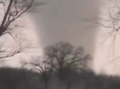 Tornados nos EUA deixam pelo menos duas pessoas mortas Tornados nos EUA deixam pelo menos duas pessoas mortas