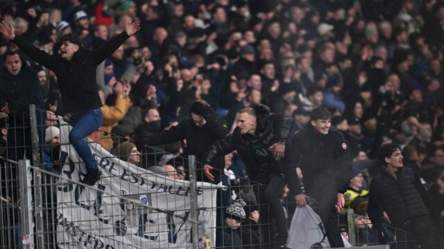 Tottenham Hotspur proíbe três torcedores por saudações nazistas na Alemanha em jogo da Liga dos Campeões
