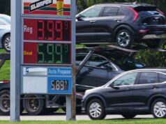 Touros do mercado de ações, não se esqueçam disto: os choques nos preços do petróleo geralmente levam a uma recessão As barras cinzentas neste gráfico indicam períodos de recessão durante os picos dos preços do petróleo que remontam a 1970.