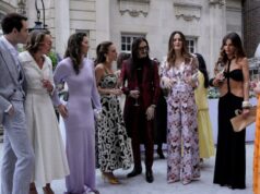 Trailer de meia temporada de ‘Ladies of London’ provoca drama visível da linha de calcinhas Elenco de senhoras de Londres e suas linhas visíveis de calcinhas trazem o drama em um trailer chocante de meia temporada