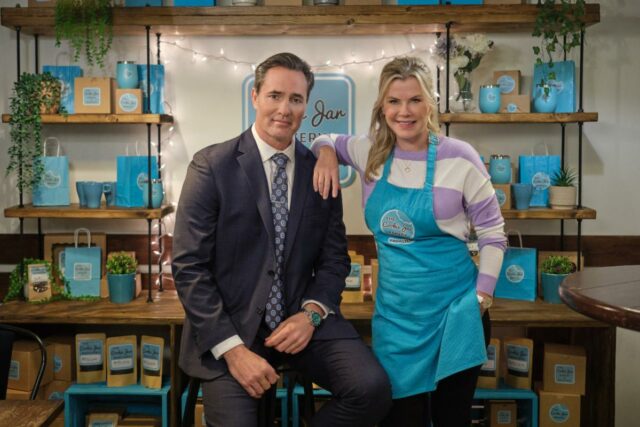 Transmita ou ignore: 'Sugar & Vice: A Hannah Swensen Mystery' no Hallmark, onde um assassinato em um baile de máscaras dá a Hannah um novo caso para resolver
