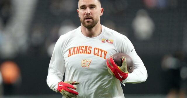 Travis Kelce retornará, e os Chiefs (naturalmente) parecem ser seu destino preferido
