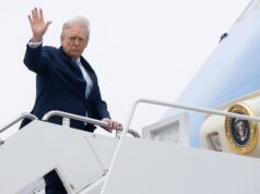 Trump ameaça implantar ICE em aeroportos em meio à paralisação da Segurança Interna Trump ameaça implantar ICE em aeroportos em meio à paralisação da Segurança Interna