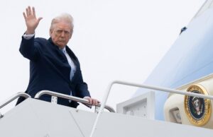 Trump ameaça implantar ICE em aeroportos em meio à paralisação da Segurança Interna Trump ameaça implantar ICE em aeroportos em meio à paralisação da Segurança Interna