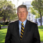 Trump ataca aliados da OTAN enquanto aumenta a pressão sobre o Estreito de Ormuz