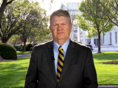 Trump ataca aliados da OTAN enquanto aumenta a pressão sobre o Estreito de Ormuz Trump ataca aliados da OTAN enquanto aumenta a pressão sobre o Estreito de Ormuz