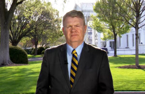 Trump ataca aliados da OTAN enquanto aumenta a pressão sobre o Estreito de Ormuz Trump ataca aliados da OTAN enquanto aumenta a pressão sobre o Estreito de Ormuz