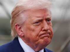 Trump dá ao Irã prazo de 48 horas para decidir Estreito de Ormuz Donald Trump expressou decepção com a resposta do governo albanês ao seu pedido de ajuda na guerra EUA-Israel contra o Irão.