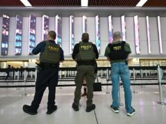 Trump dá atualizações sobre ICE em aeroportos Trump dá atualizações sobre ICE em aeroportos