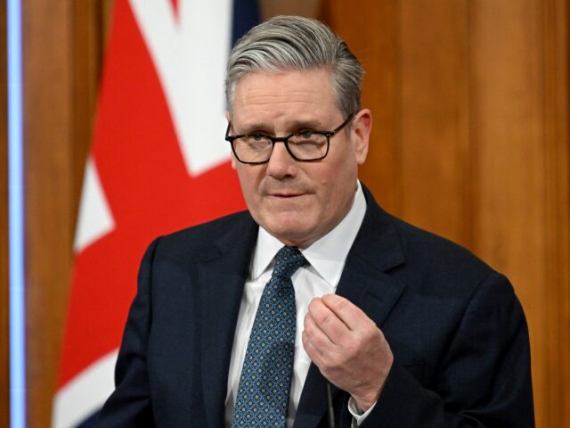 Trump diz que EUA não precisam de porta-aviões do Reino Unido para guerra no Irã
