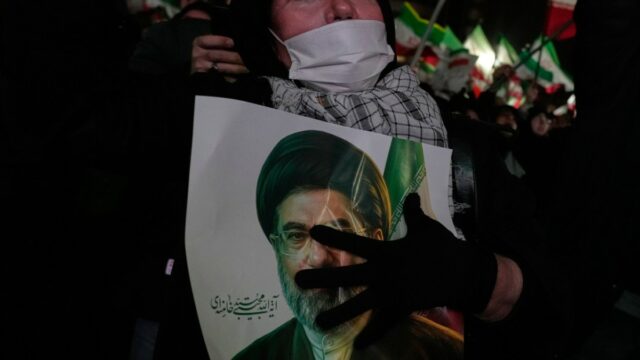 Trump diz que Irã 'implora' por acordo para acabar com Trump diz que Irã 'implora' por acordo para acabar com a guerra enquanto Teerã faz novas exigências