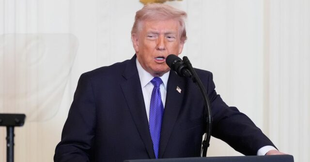 Trump diz que a 'grande onda' ainda está por vir na guerra com o Irã
