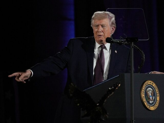 Trump diz que líderes iranianos querem "muito" acordo, mas temem Trump diz que líderes iranianos querem "muito" acordo, mas temem retaliação