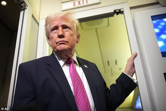 Trump diz que poderia “tomar o petróleo do Irã” e Donald Trump disse que poderia 'tomar o petróleo do Irã' e se gabou de que pode invadir a ilha de Kharg 'facilmente'