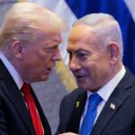 Donald Trump e o primeiro-ministro israelense Benjamin Netanyahu no Knesset, o parlamento de Israel, em outubro do ano passado.