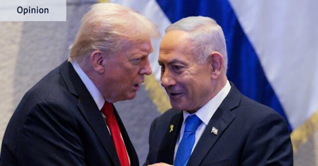 Donald Trump e o primeiro-ministro israelense Benjamin Netanyahu no Knesset, o parlamento de Israel, em outubro do ano passado.