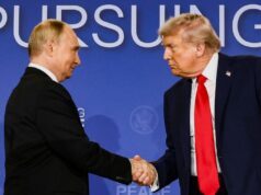 Trump e Putin falam de guerra e paz enquanto os EUA ponderam aliviar as sanções petrolíferas russas Yahoo news home