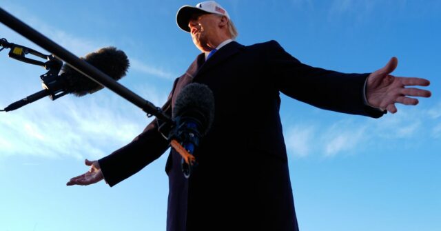 Trump emite pedido de ajuda a outras nações para manter O presidente dos EUA, Donald Trump, falando aos repórteres.